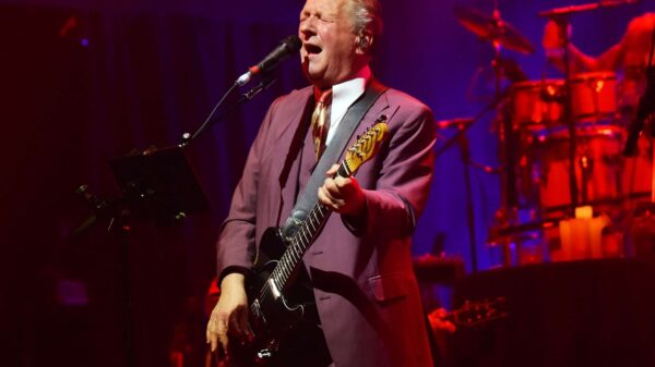 Rock Band Squeeze Cancels Virginia Concert After Worker Is Crushed by Tour Bus