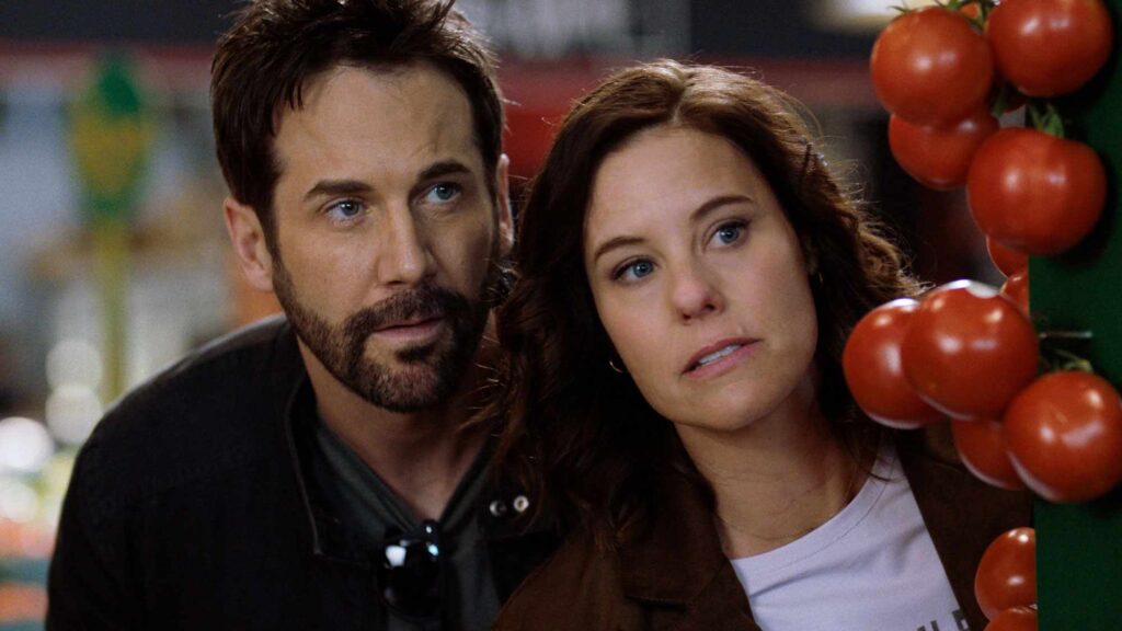 Ashley Williams Says Costar Niall Matter Was ‘Critical’ for Shakespeare-Inspired Movie: ‘He’s Got This Bite’ (Exclusive)