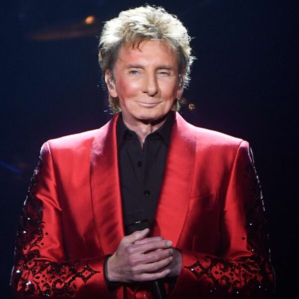Barry Manilow Takes Break from Touring After Canceling Shows for ‘Technical and Vocal Problems’
