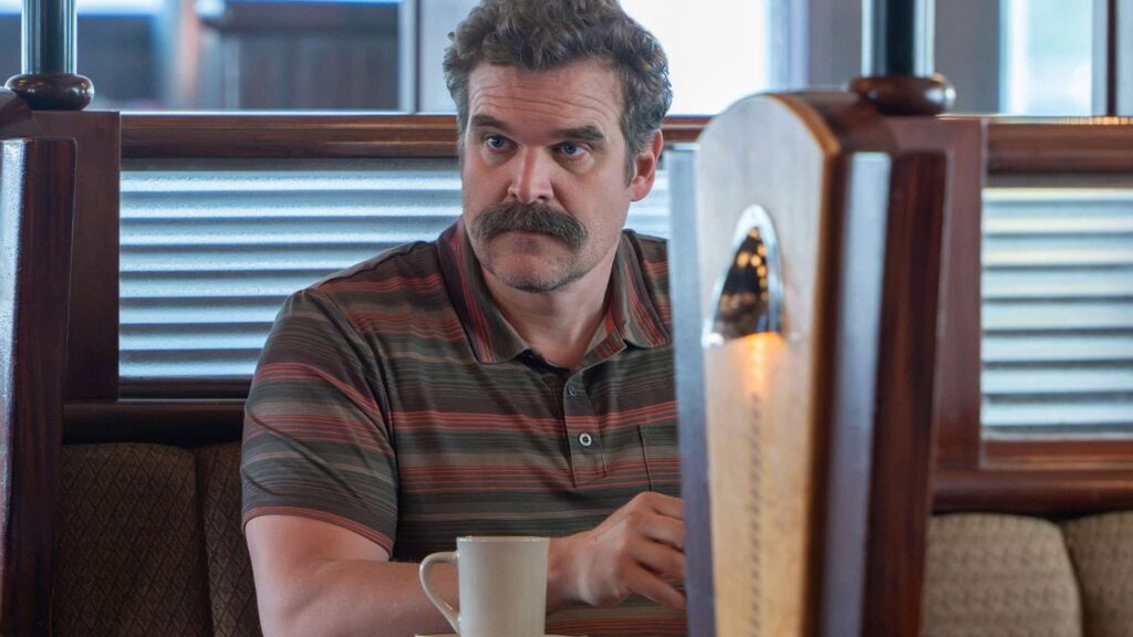 David Harbour Becomes First-Time Emmy Winner, Taking Home Supporting Actor Award for “DTF St. Louis”