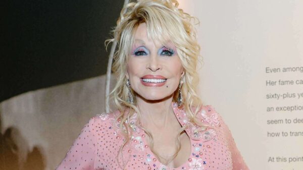 Dolly Parton’s Encouraging Final Letter to Imagination Library Graduates Revealed: ‘Every Book Is a Treasure’