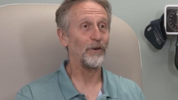 Man’s Smartwatch Alerted Him to a Scary Medical Emergency That Resulted in Him Undergoing a Life-Saving Robotic Surgery