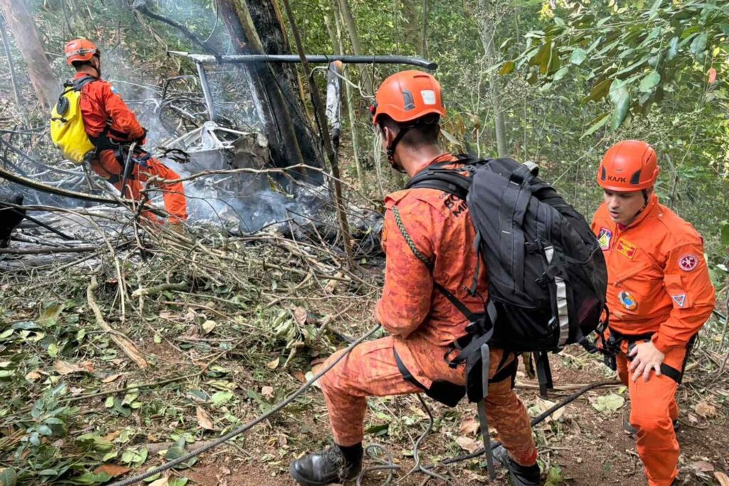 Teen Girl, Mom, Grandma and Pilot Die in Tourist Helicopter Crash: ‘All Burned Beyond Recognition’