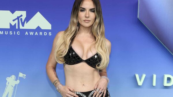 JoJo Says She Feels ‘a Little Busty’ in Her Backup Look for the 2026 VMAs After Her Original Outfit ‘Disintegrated’ (Exclusive)