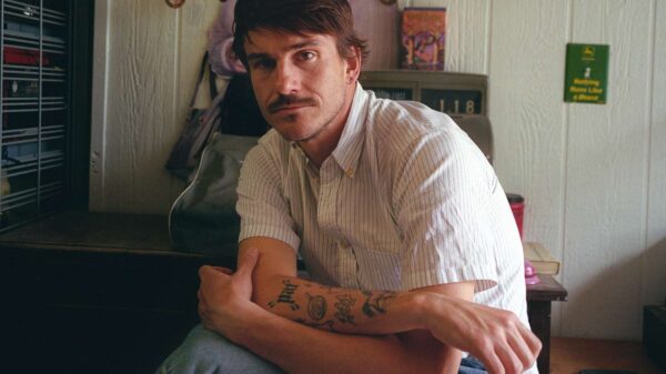 Medium Build Has Been ‘Trying to Find Out Who He Really Is’ Sober. Now He’s Confronting the ‘Chaos’ on New Album (Exclusive)