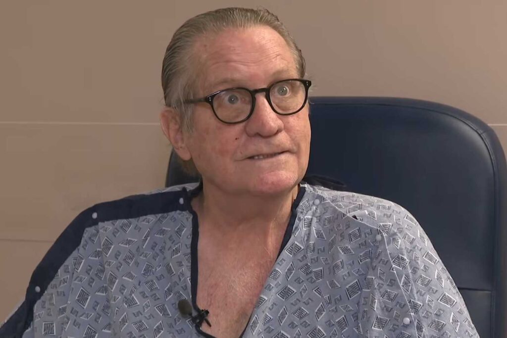 77-Year-Old Grandpa Had a Heart Attack Mid-Flight. Now He’s Searching for the Stranger Who Helped Save Him