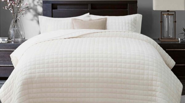 10 Cozy Bedding Essentials for Crisp Fall Nights That Won’t Make You Overheat — Starting at $20 on Amazon