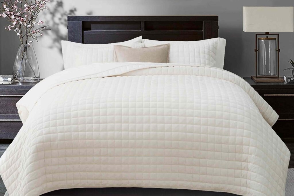 10 Cozy Bedding Essentials for Crisp Fall Nights That Won’t Make You Overheat — Starting at $20 on Amazon