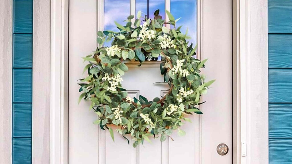 Amazon’s No. 1 Best-Selling Wreath Creates a ‘Cozy Farmhouse’ Vibe for Fall — It’s on Sale for Under $25 Now