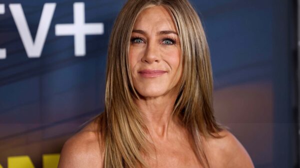 Jennifer Aniston Wore This Easy Fall Outfit 25 Years Ago and Everything Still Works Today — Shop Like Styles from $29