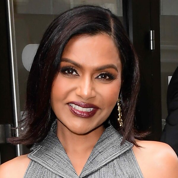Mindy Kaling’s Short-Sleeve Polo Is the Polished-Yet-Relaxed Alternative to Basic T-Shirts — and I Found Lookalikes