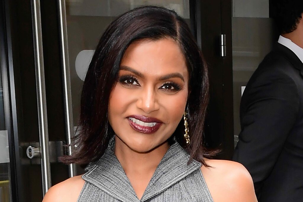 Mindy Kaling’s Short-Sleeve Polo Is the Polished-Yet-Relaxed Alternative to Basic T-Shirts — and I Found Lookalikes