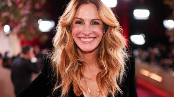 Julia Roberts’ Breezy LBD Is a Transitional Staple for Dinner and the Office — This Linen Piece Is Almost Identical
