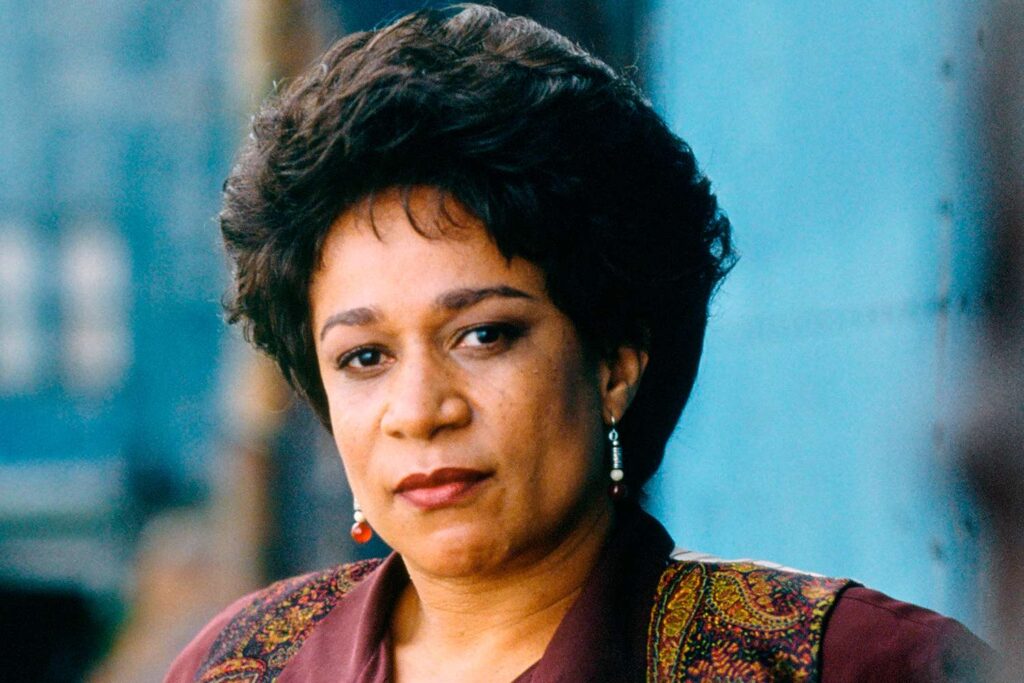 S. Epatha Merkerson Says Network Had a ‘Problem’ with Her Afro Before Casting Her in “Law & Order” (Exclusive)