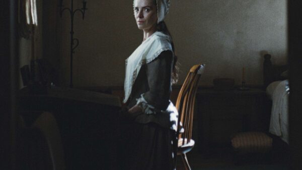 Betty Gilpin Wins Best Guest Actress in a Comedy for “Widow’s Bay” Flashback Episode at 2026 Creative Arts Emmys