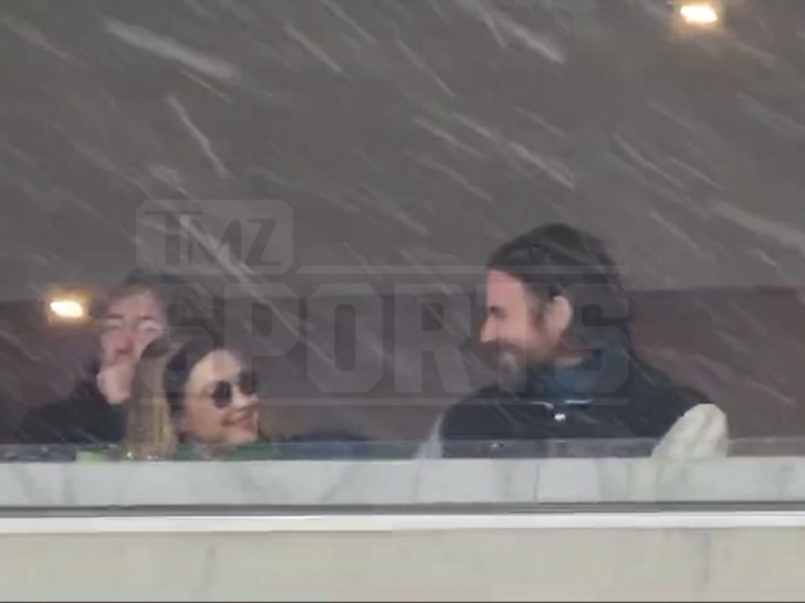 012225-bradley-cooper-gigi-hadid-1