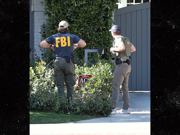 police outside ben afflecks home x17 4