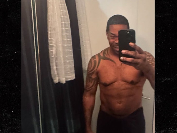 Busta Rhymes Flexes 64-Pound Weight Loss in Shirtless Thirst Trap