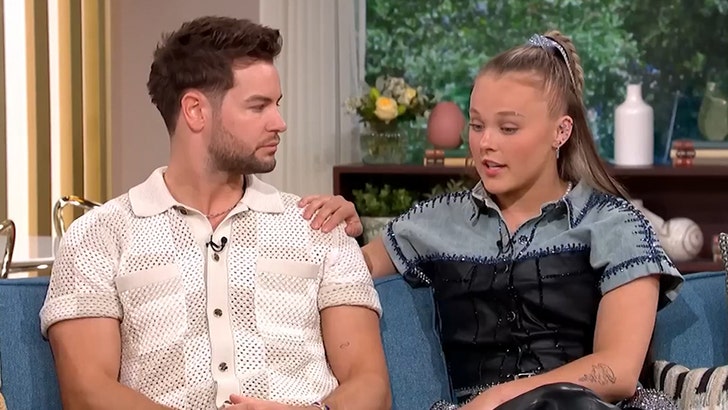 042825_jojo_siwa_kal