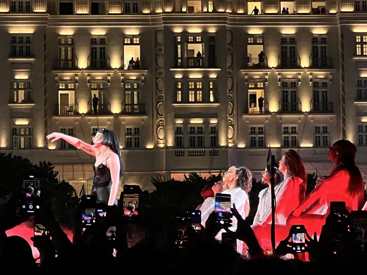 lady-gaga-concert-bomb-threat-sub-getty-2