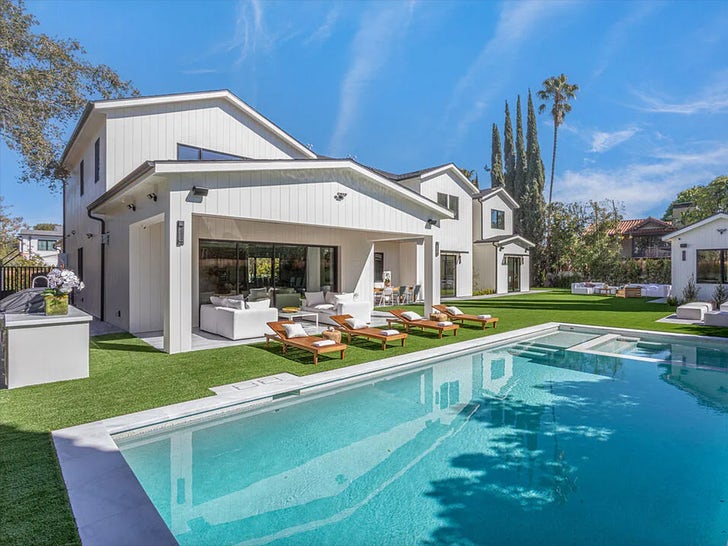 0623-Nick-Vanessa-Lachey-Selling-Encino-Home-Sub2