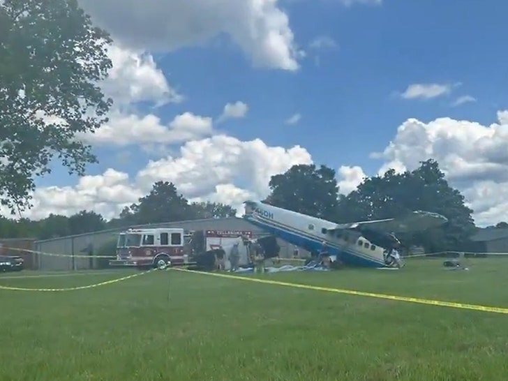 060825-plane-crash-primary-3