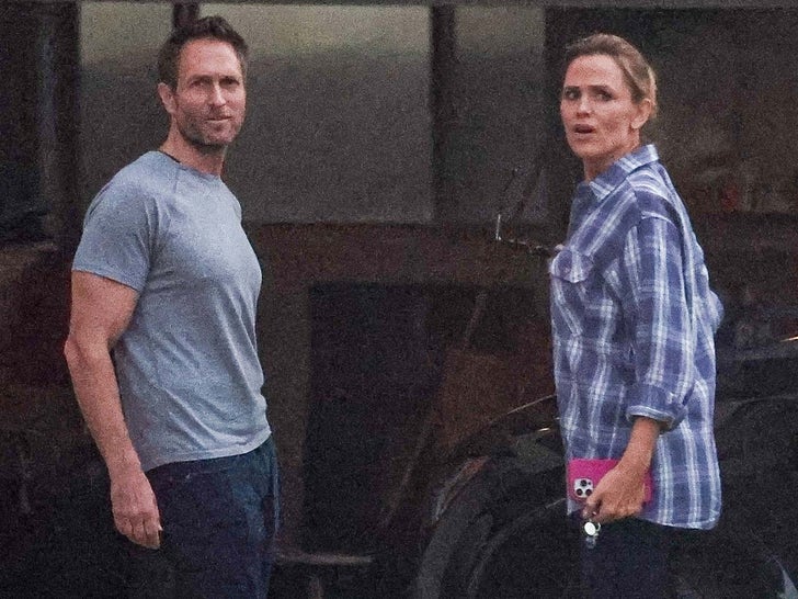 0606-Jennifer-Garner-and-Boyfriend-John Miller-SUB