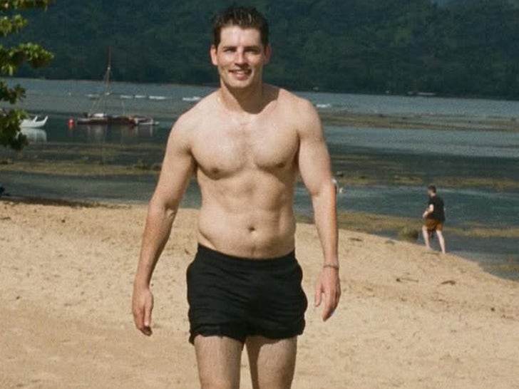0624-Greg-Sulkin-Hawaii-SUB-2