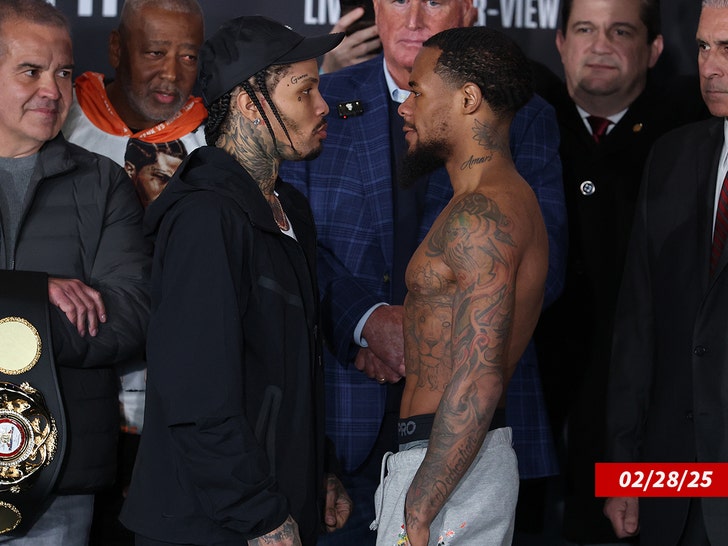 Lamont Roach vs Gervonta Davis getty
