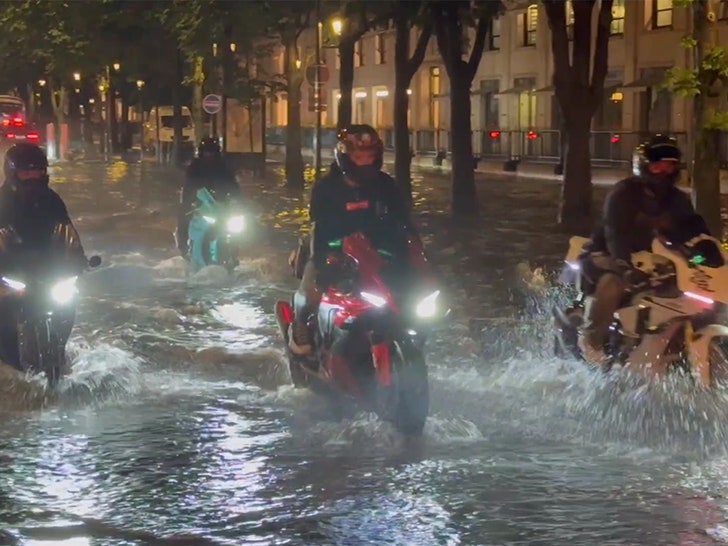 062625_car_plays__titanic_celine_dion_during_storm_bikers
