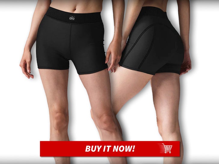 Airlift-High-Waisted-Line-Up-Short-Kylie-Jenner-Alo-MAIN
