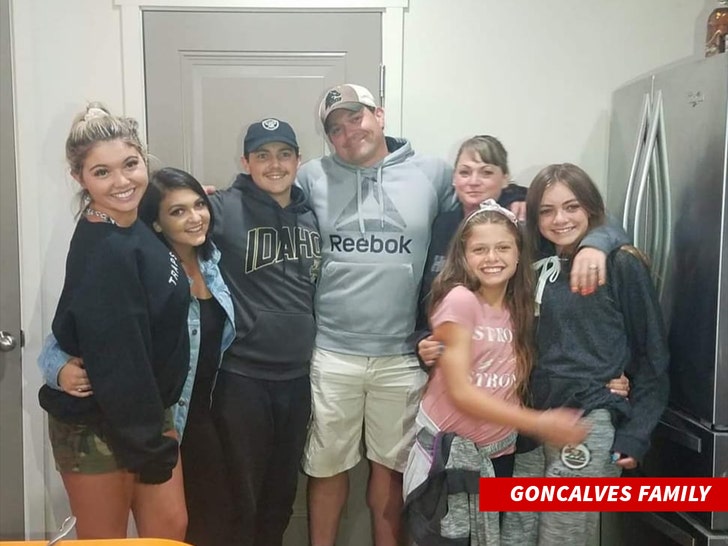 Goncalves Family no credit 1