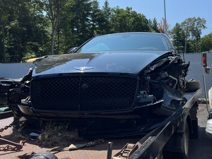 0729-Vince-McMahon-Car-Accident-Photos-Sub1