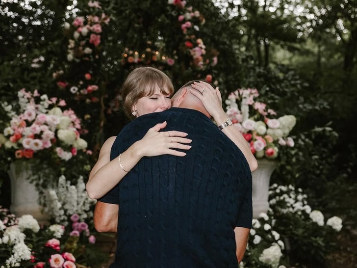 Taylor Swift Travis Kelce Engagement1