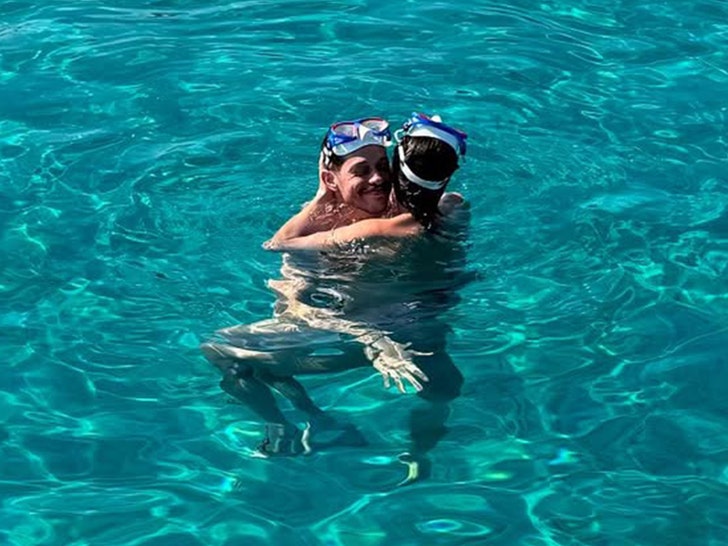 Pete Davidson and Elsie Hewitt Enjoying Vacation Together insta 4