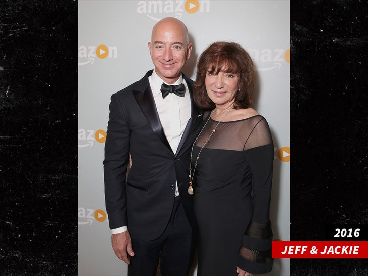 jeff bezos jackie bezos sub getty swipe 1