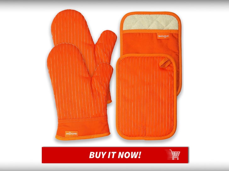 Oven-Mitt-And-Pot-Holders-Fall-Baking-Needs-MAIN