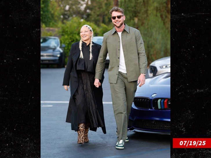 sia and Harry Jowsey getty 2