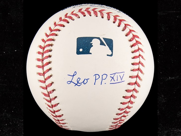Pope Leo signed ball rrauction 1