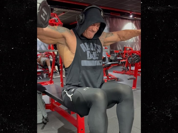 0923-Dwayne-Johnson-Workout-Shots-Sub1