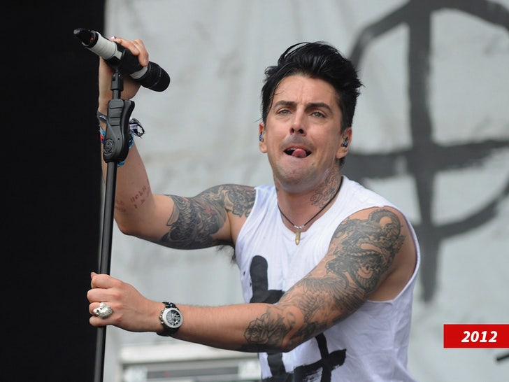 ian watkins sub getty swipe 3