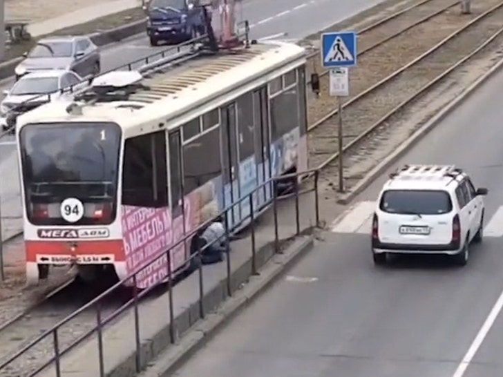 man-falls-tram-1-10-15-2025