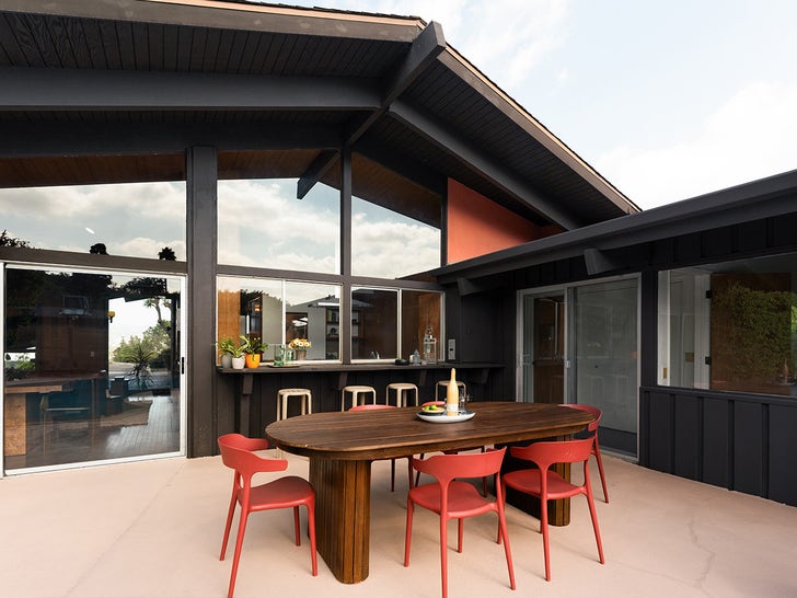 1030-Riki-Lindhome-Los-Angeles-Home-For-Sale-Sub1