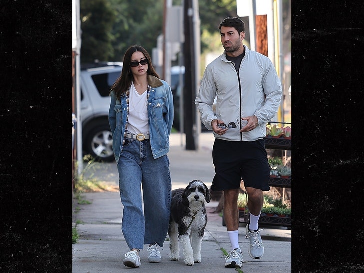 Ana-de-Armas-backgrid-1