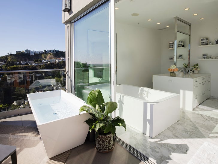 1105-Nicole-Scherzinger-Relists-LA-Home-Sub2