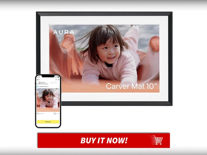 Aura-Digital-Picture-Frame-Gift-Guide-Tech-Electronics-MAIN