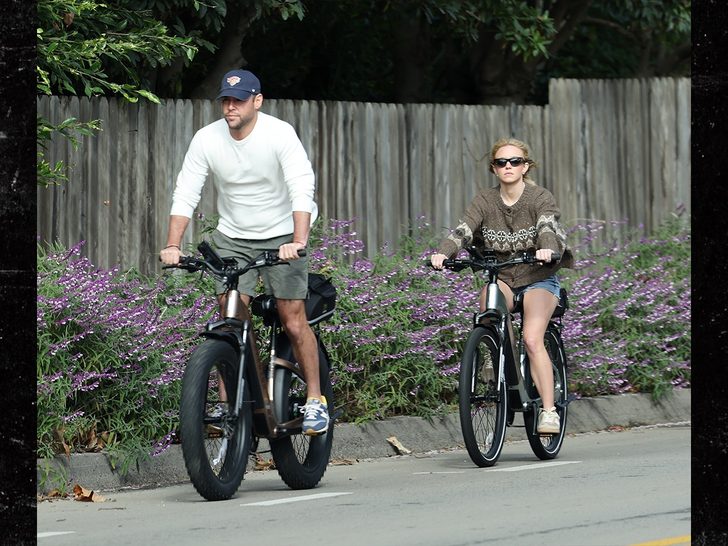 sydney sweeney scooter braun backgrid 2