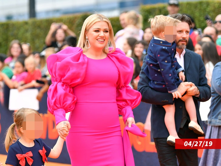 kelly-clarkson-brandon-blackstock-sub-getty-1