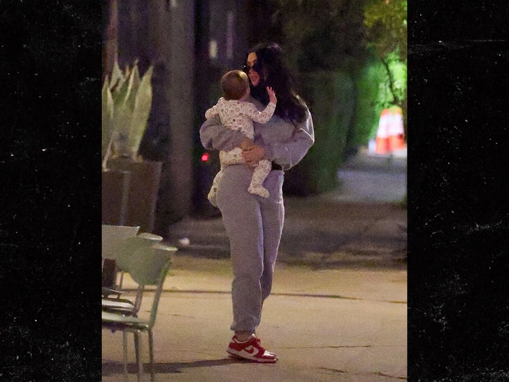 megan-fox-backgrid-1