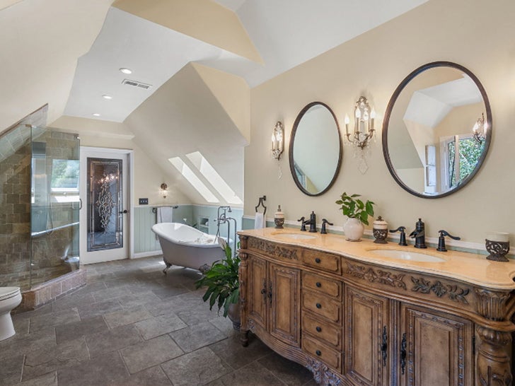 0213-Charlotte-Ross-Studio-City-Home-For-Sale-Sub2